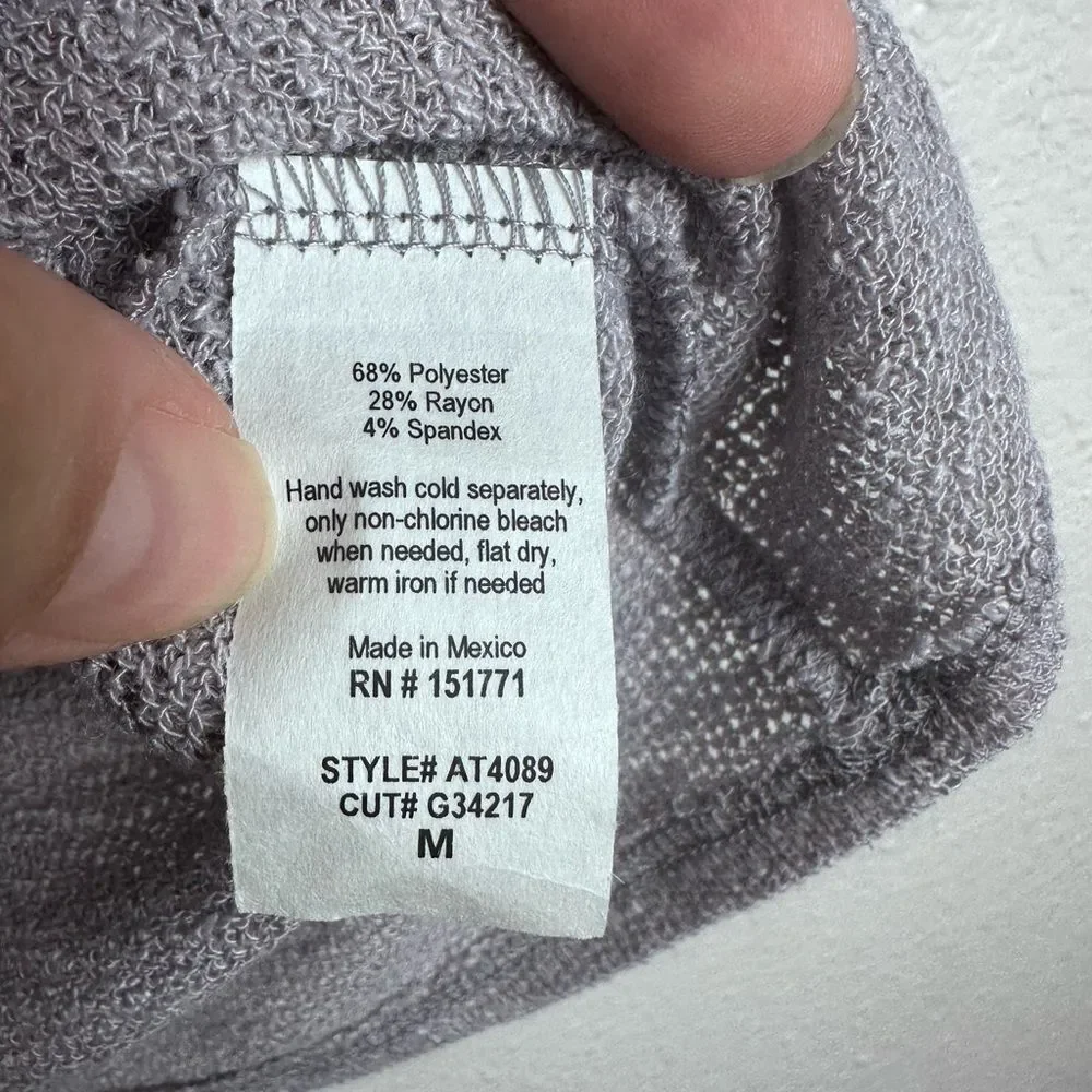 ⭐️Gilli Gray Women's Top Size Medium‎